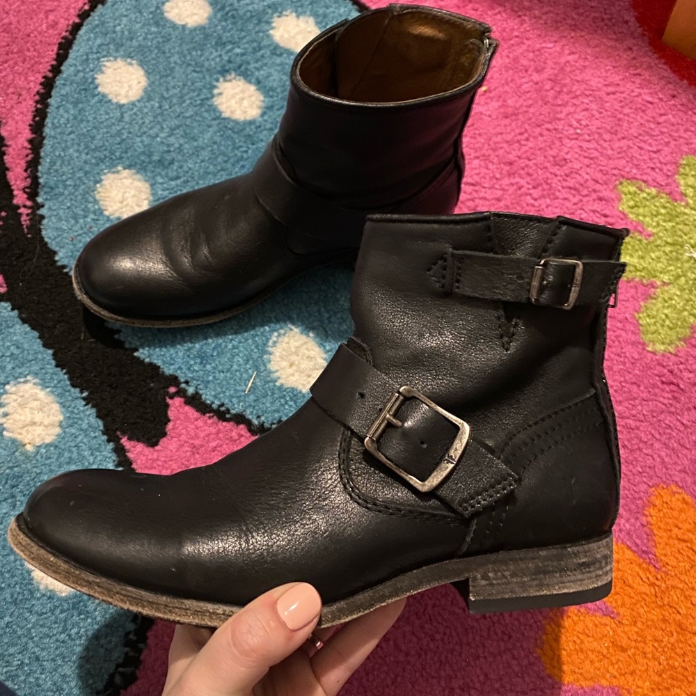 Womens Frye boots. Style-Tyler